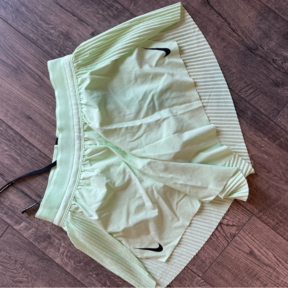 Nike AeroSwift Lime Green Short Small